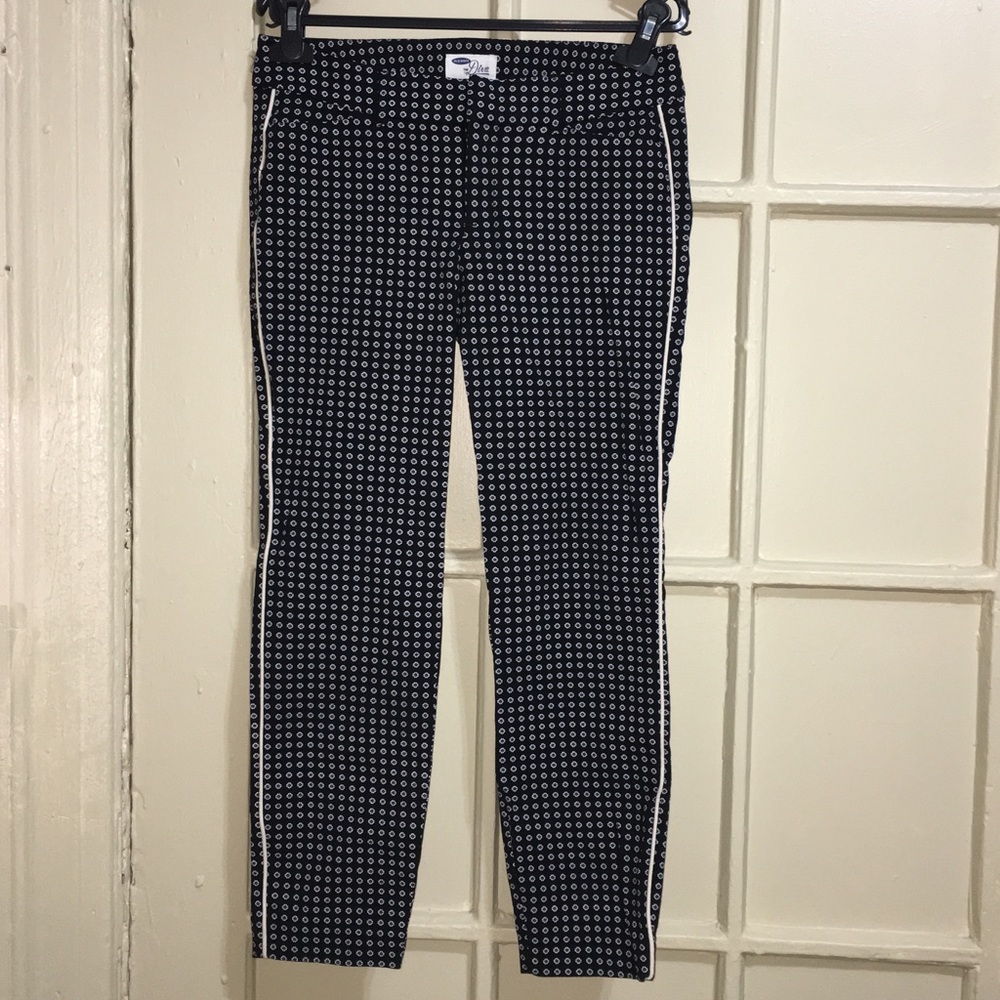Old Navy The Diva ankle length pants size 4