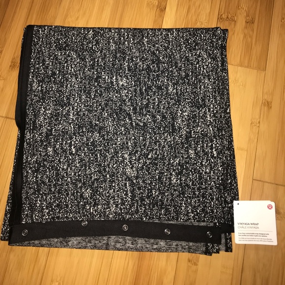 Lululemon- Vinyasa wrap/scarf - Picture 2 of 8