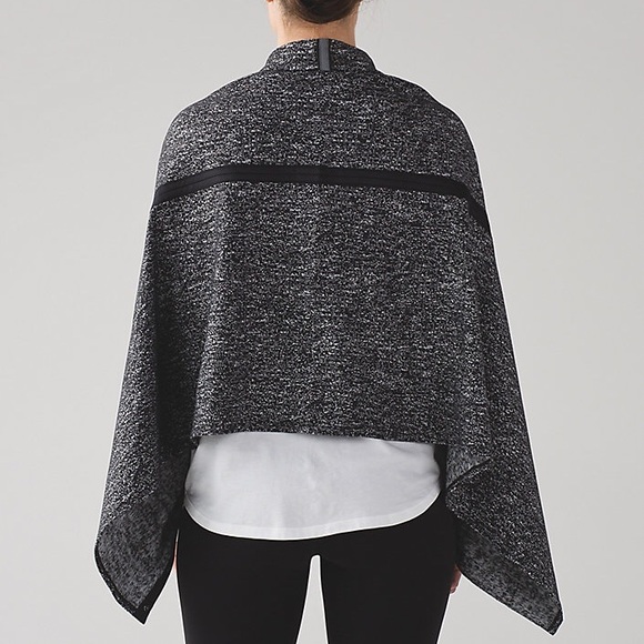 Lululemon- Vinyasa wrap/scarf - Picture 5 of 8