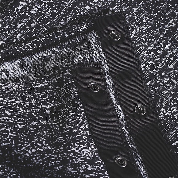 Lululemon- Vinyasa wrap/scarf - Picture 8 of 8