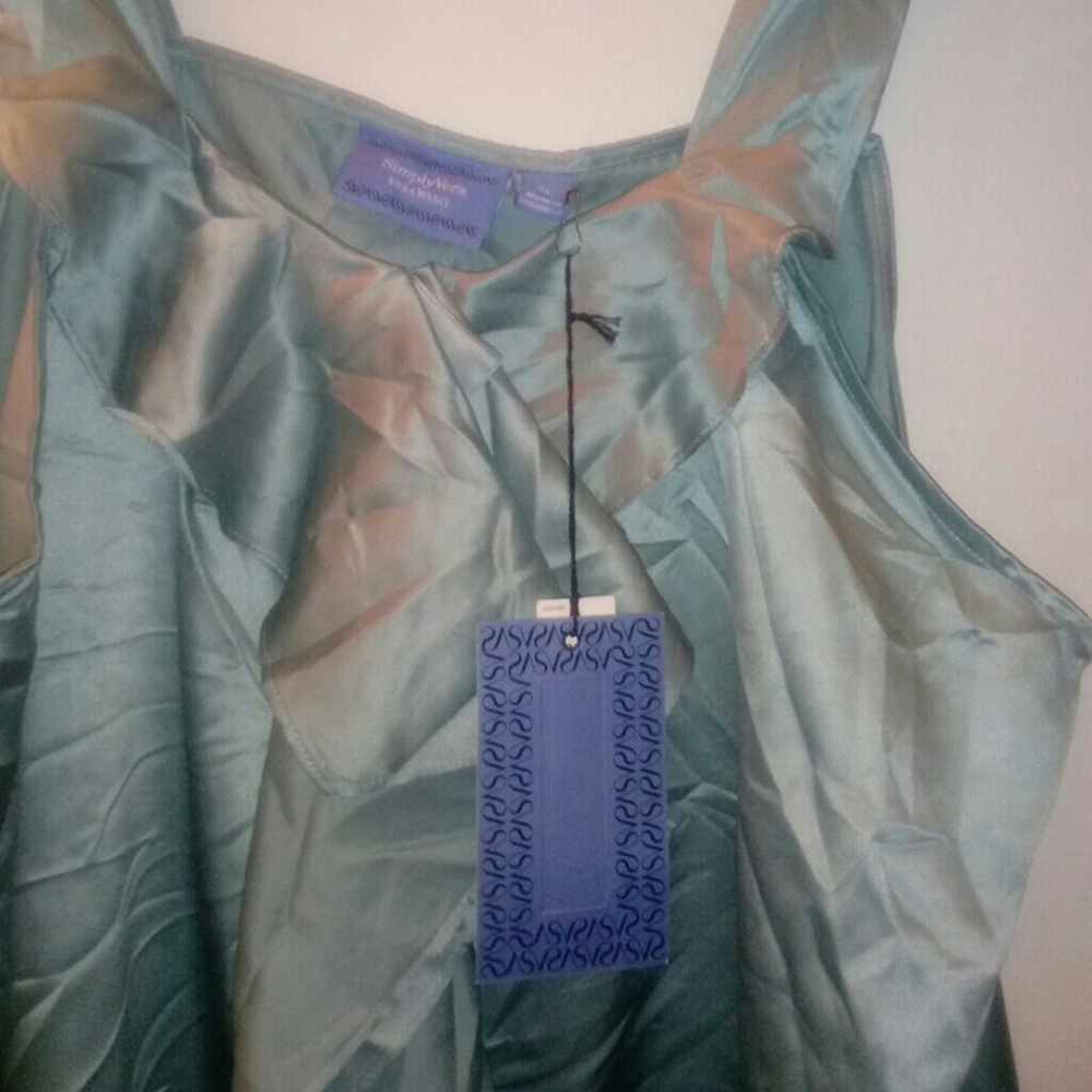Top - Picture 3 of 4