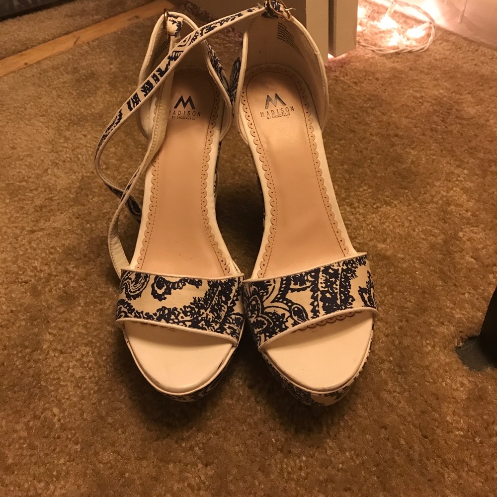 White and Blue Wedges