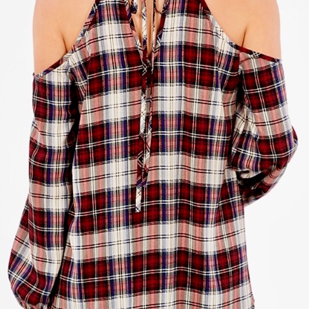 ✨✨✨Plaid off the shoulder top✨✨✨