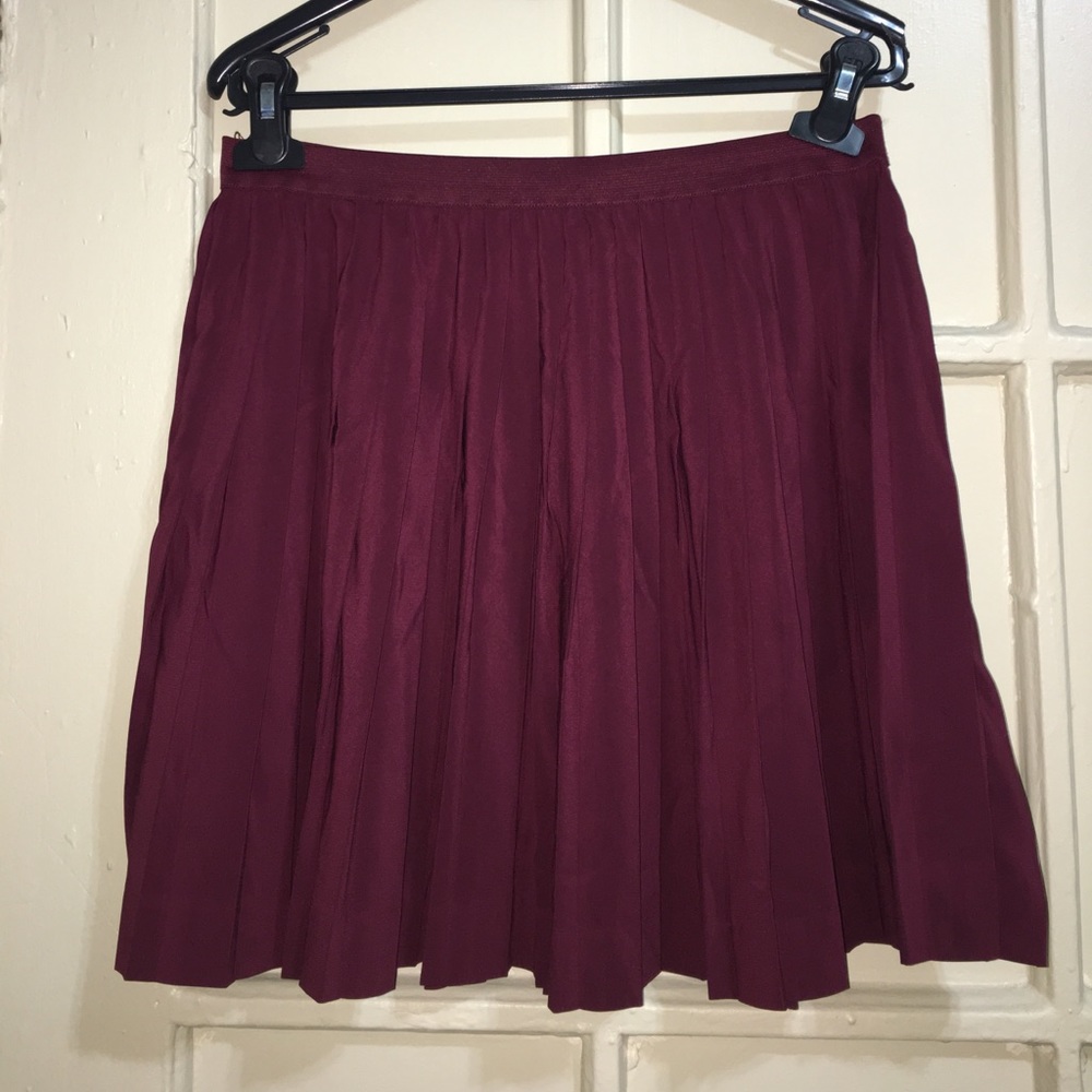 Short H&M Pleated Skirt