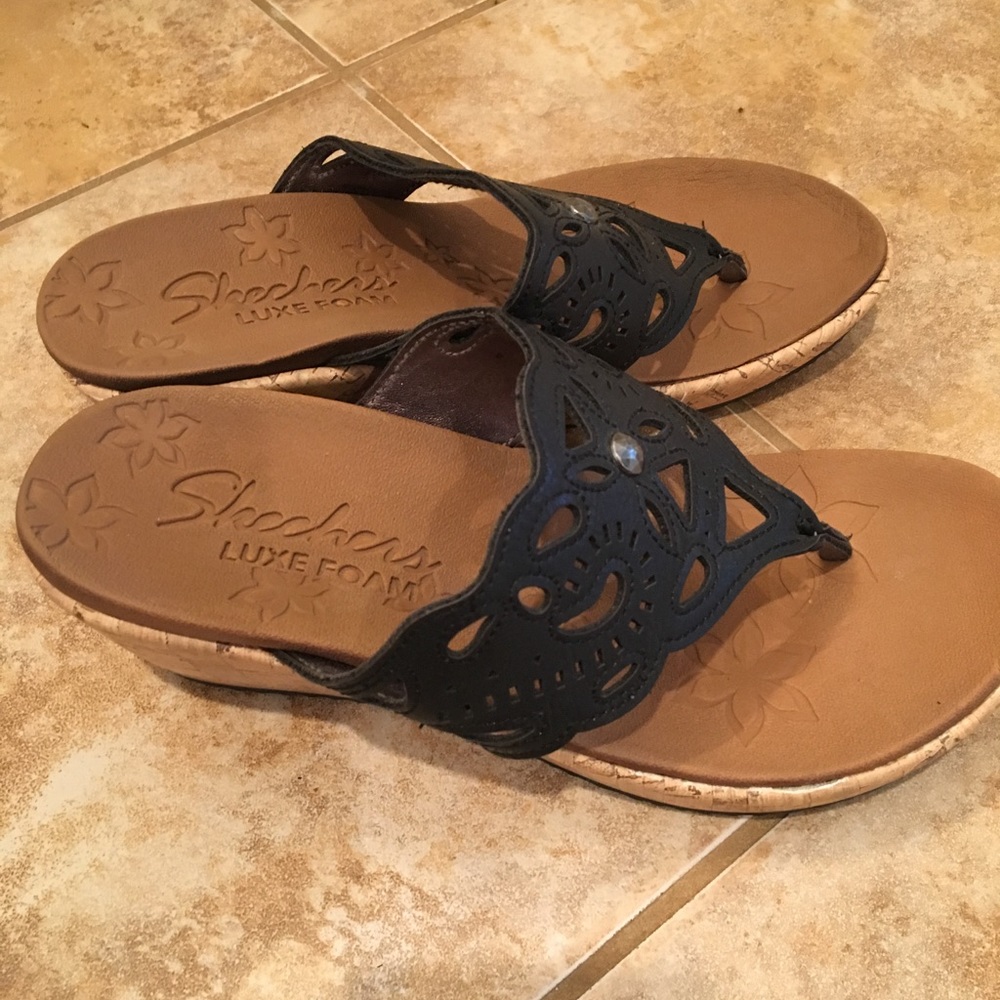 NWOT Skechers Luxe Foam Beverlee sandals 💝