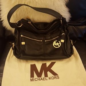 *Authentic* Michael Kors Leather Handbag
