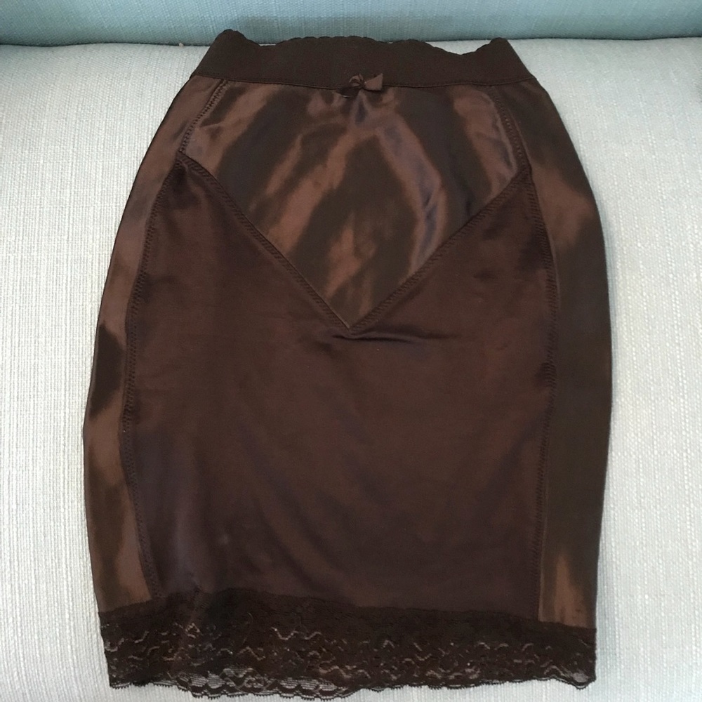 Shaper for skirts