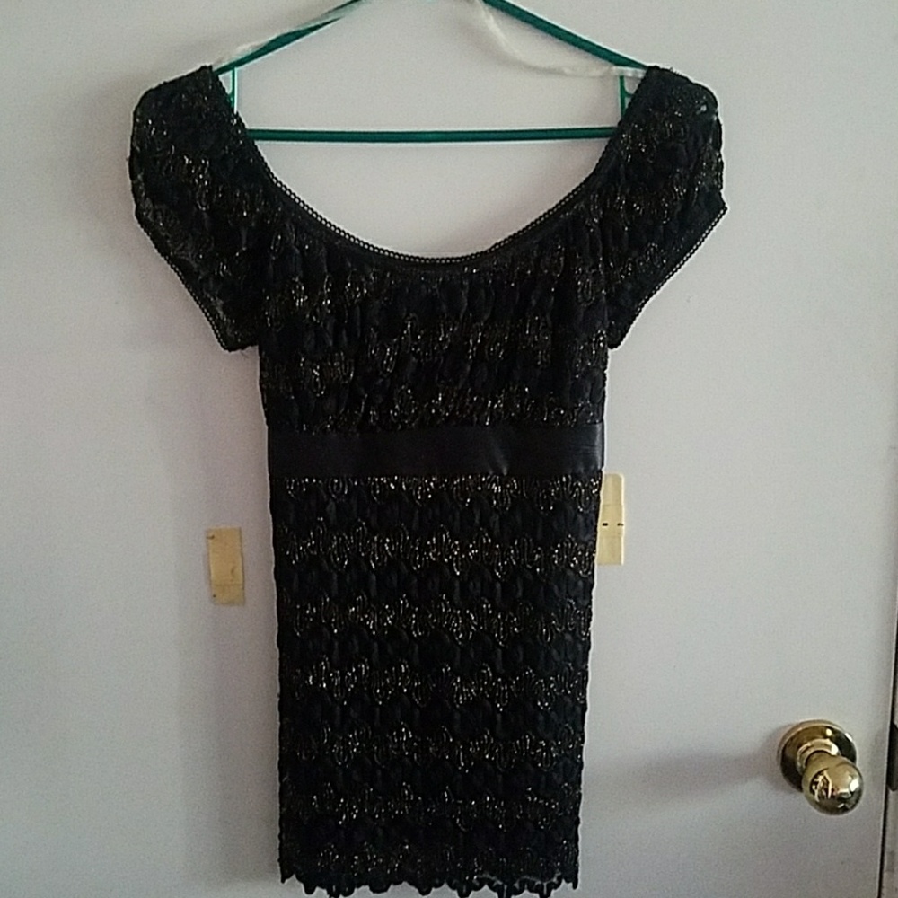 Lacy tie back top