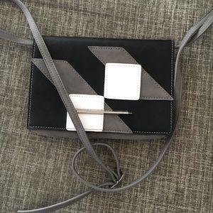 Geometric Print Crossbody Bag