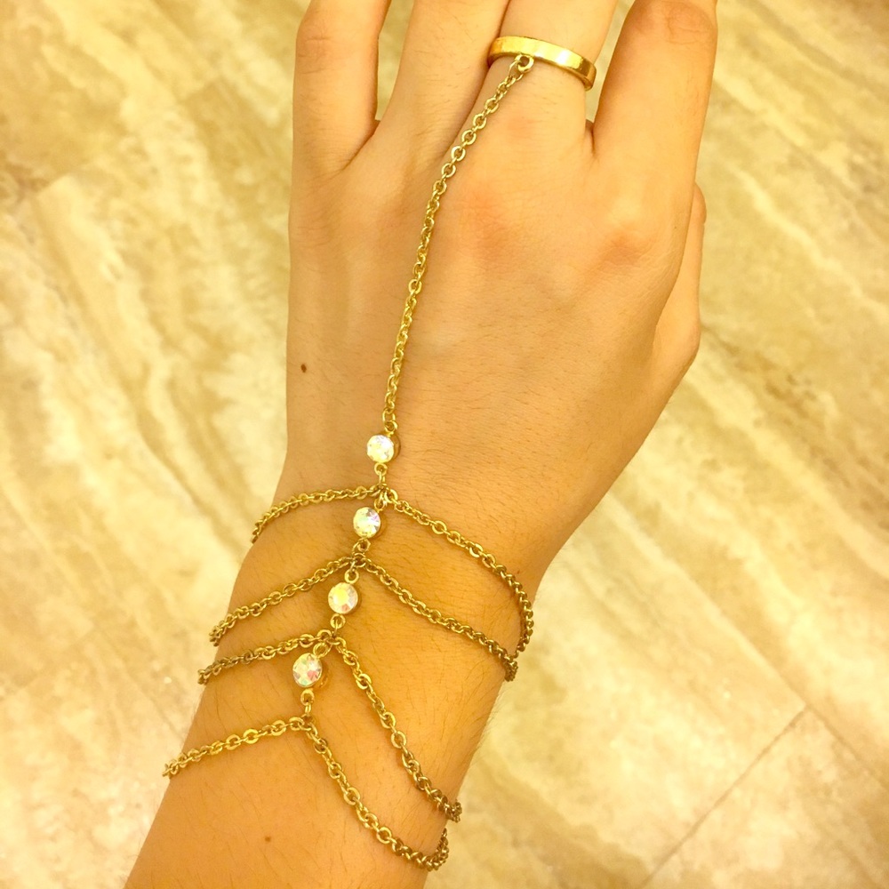 ❌❌ SOLD ❌❌ KATY PERRY HAND CHAIN RING BRACELET