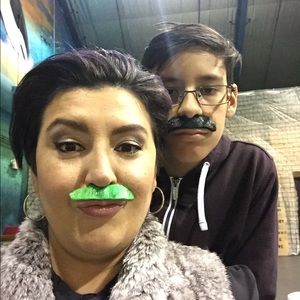 Meet your Posher, Grecia