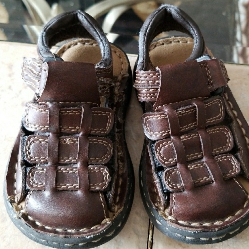 Shoe