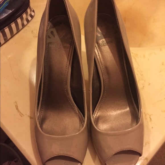 Shoes - Picture 3 of 4