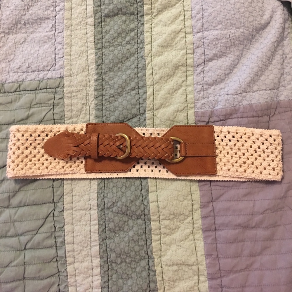 Jockey person to person belt