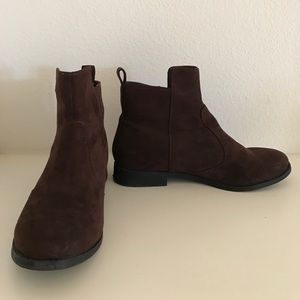 H&M Chelsea-style brown boot