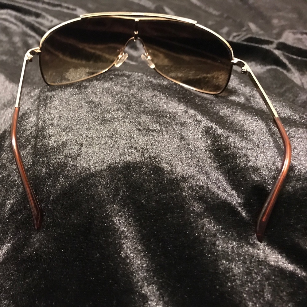 Sunglasses - Picture 3 of 4