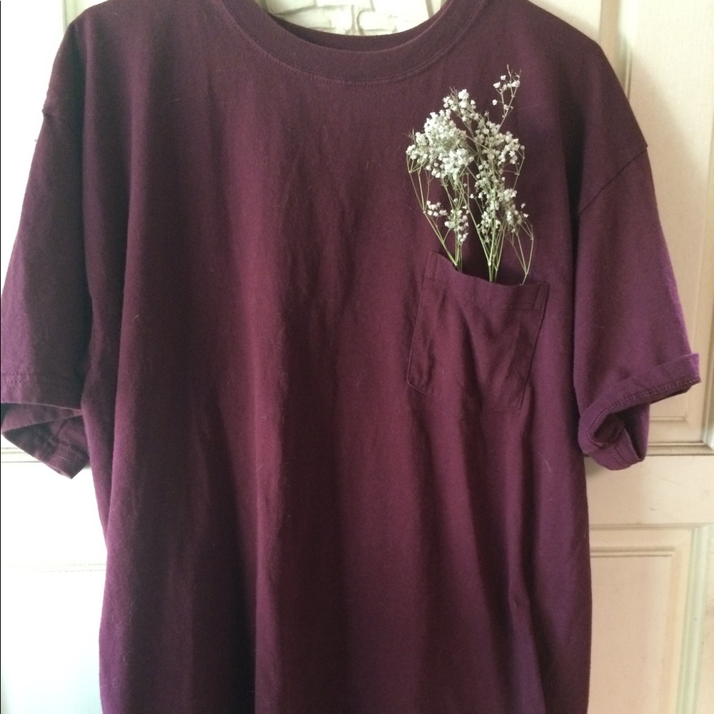 Maroon Tee Shirt 🍁🍁