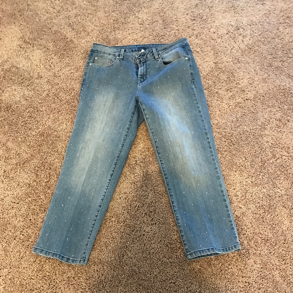 Cache denim sparkle Capri pants.