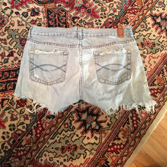 A&F cut off Jean shorts - Picture 1 of 3