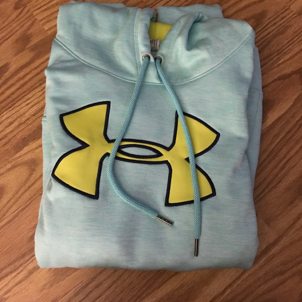 Under Armour Hoodie 💛
