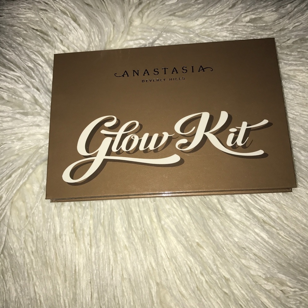 Anastasia Beverly Hills Glow kit
