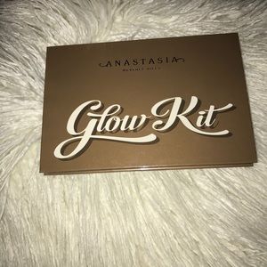 Anastasia Beverly Hills Glow kit