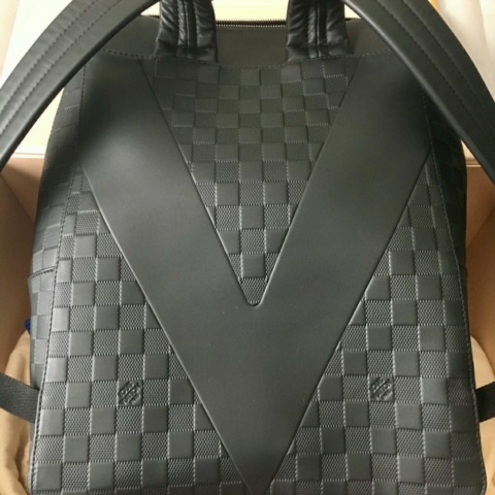 Louis Vuitton Backpack - Picture 5 of 6