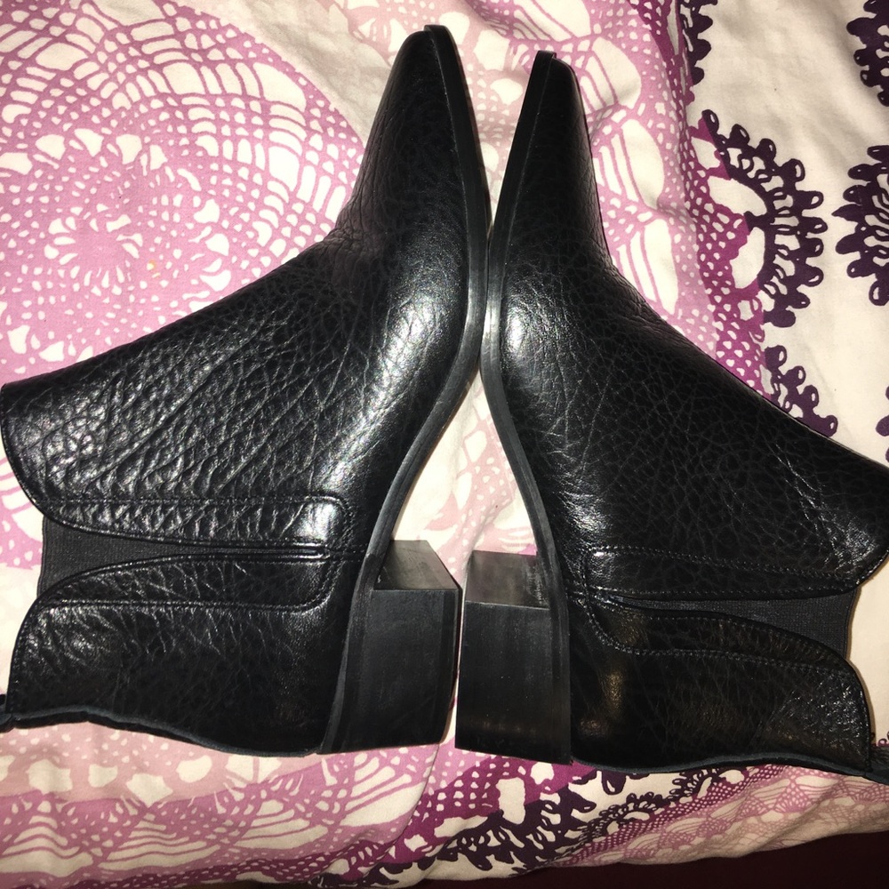 Massimo Dutti  Chealsea Boots.