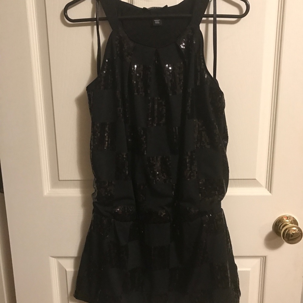 Black short sleeve top