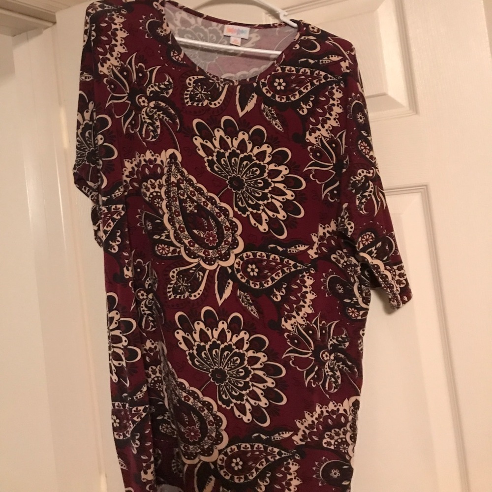 Lularoe xs IRMA. Paisley.
