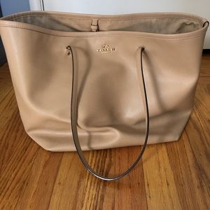 Nude large Coach leather tote