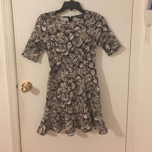 White and Black Python Style Dress! - Picture 1 of 3