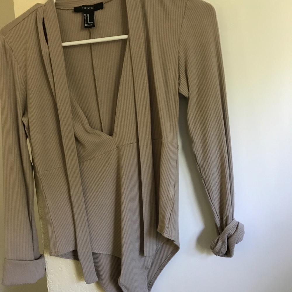 Low v neck bodysuit