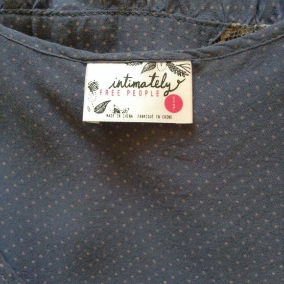 Voile and lace trapeze dress - Picture 3 of 3