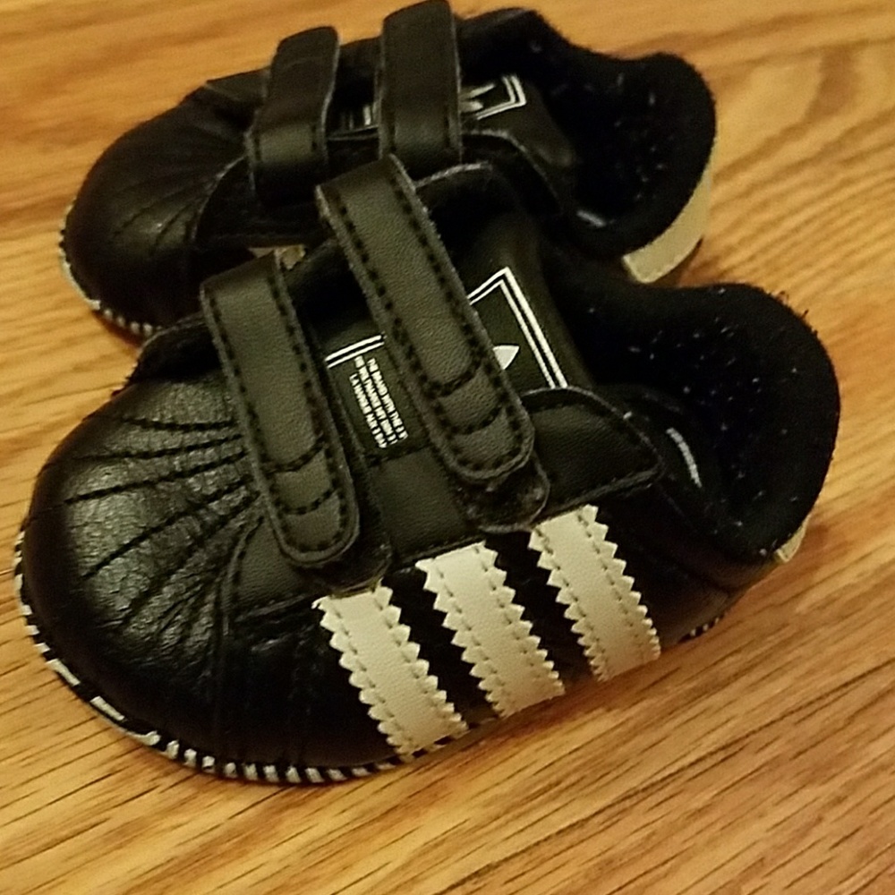Adidas Sneakers