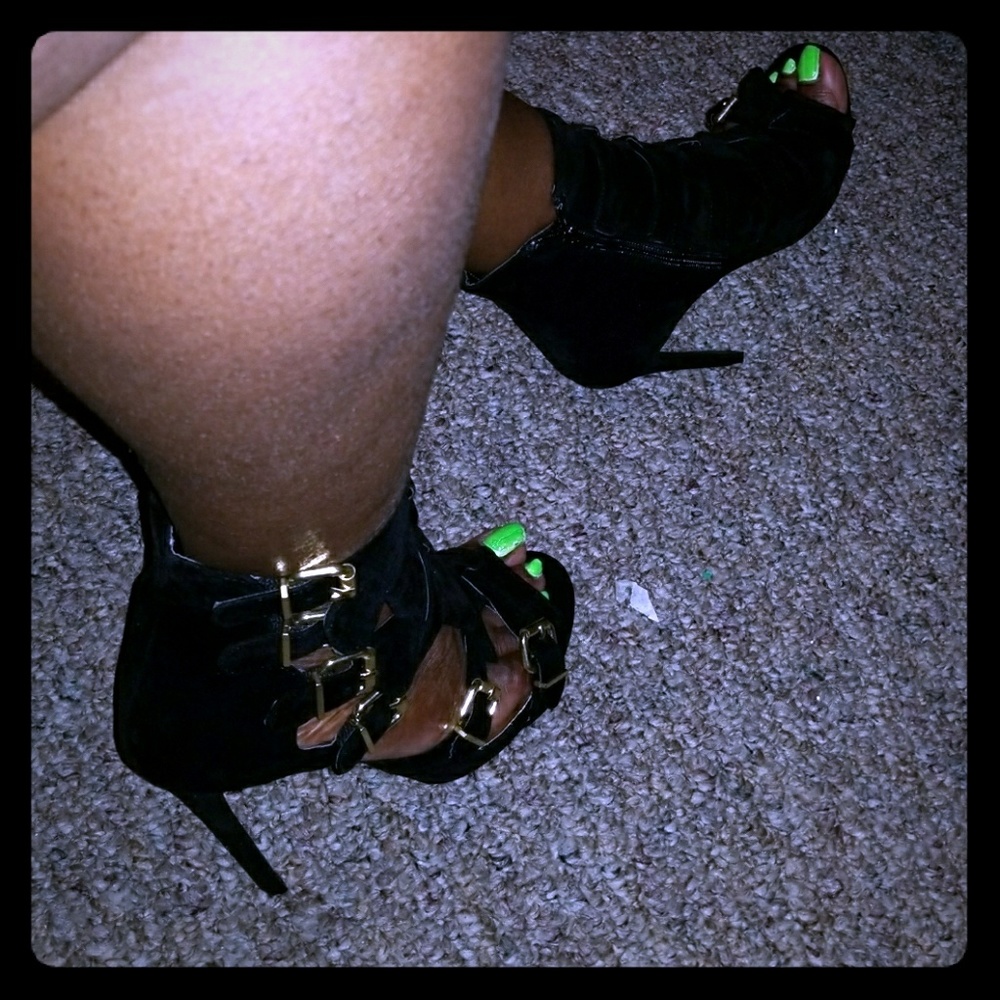 Heel boots