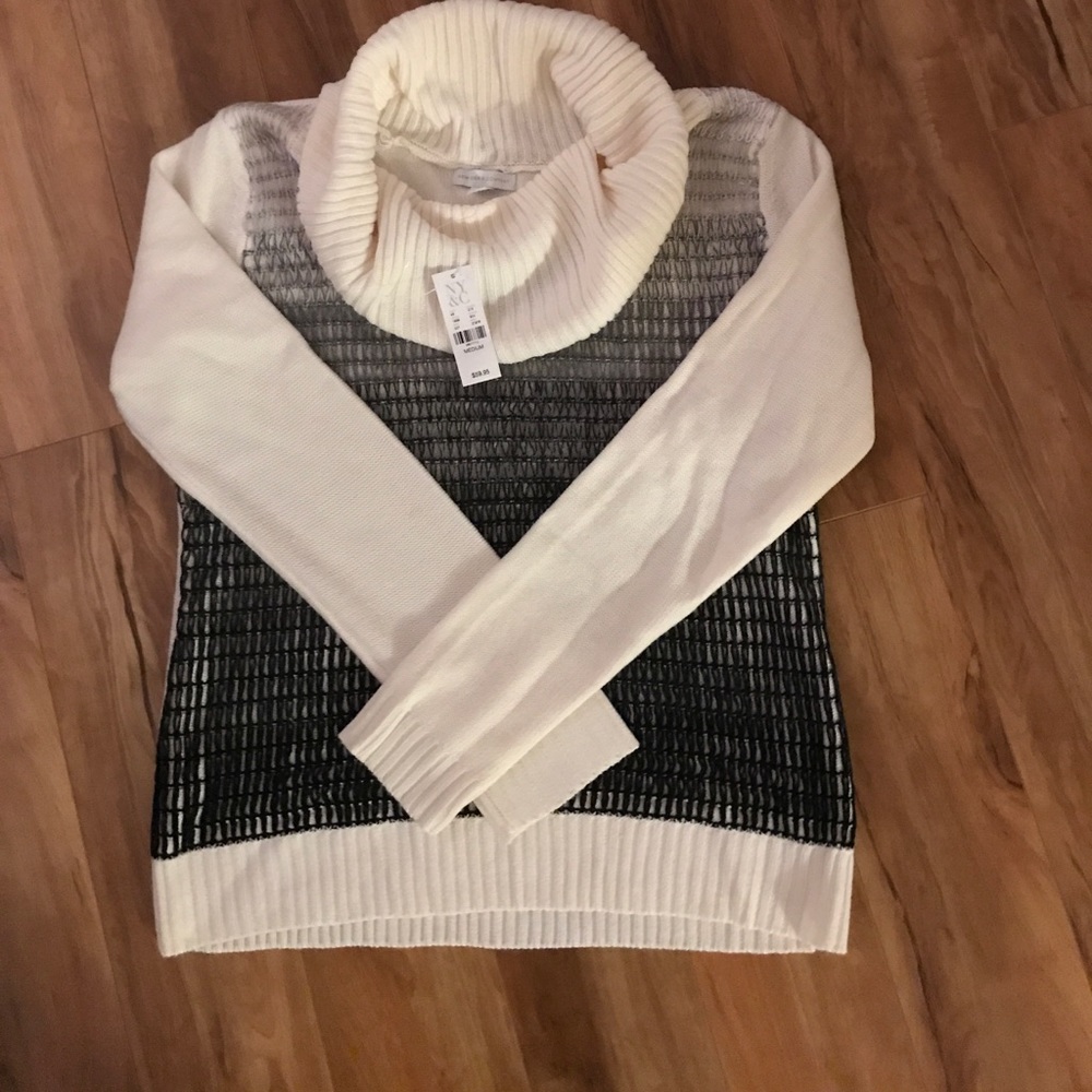 NWT NY&C Cowl Neck Sweater. Ombre. Size Medium.
