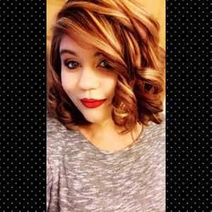 Meet your Posher, Elexis