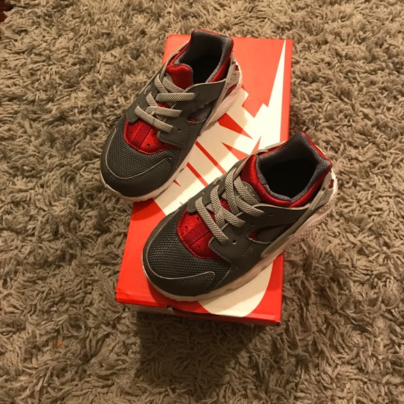 Nike Shoes - Kids Huaraches
