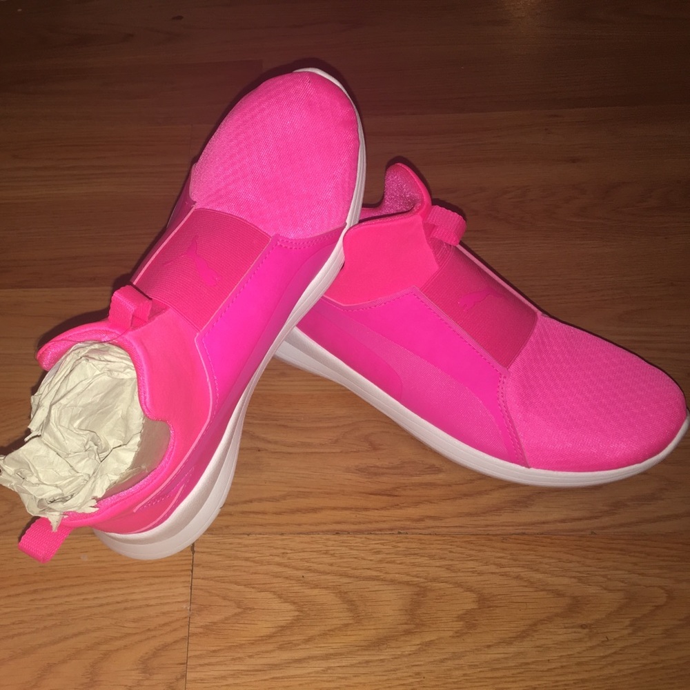 Hot pink pumas