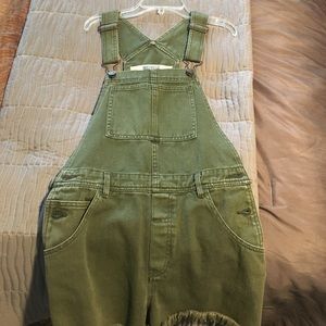 Brandy Melville short overalls