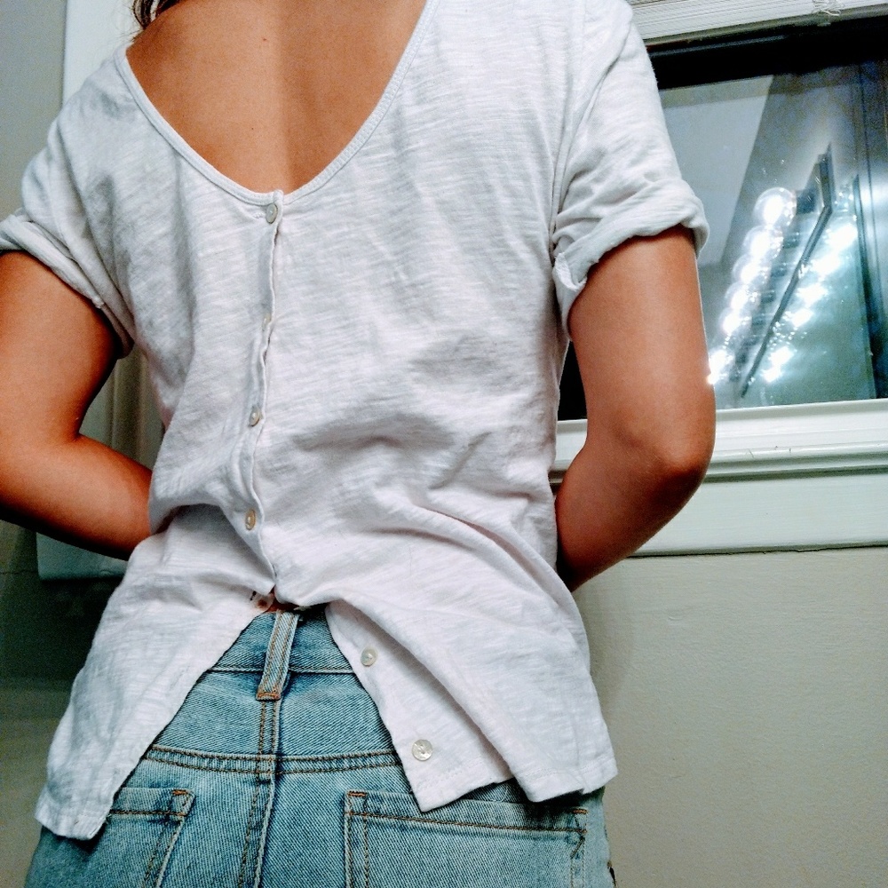 Andrea Jovine down the back button tee