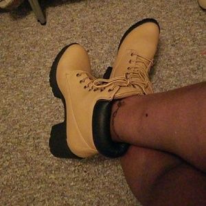 Heel boots