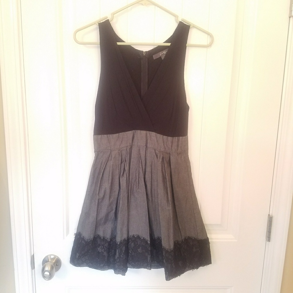 Forever 21 - S - V Neck black and grey lace dress
