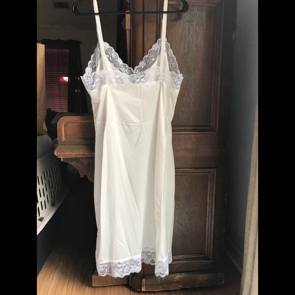Vintage White Camelot Slip with Lace Trim Size 40 - Picture 2 of 4