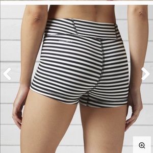 Reebok shorts size large