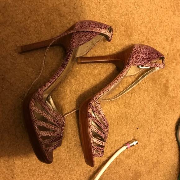 GUESS snake skin heels-SHIP DEC 23 in time for NYE - Picture 2 of 6