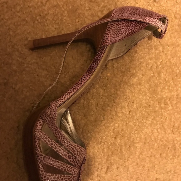 GUESS snake skin heels-SHIP DEC 23 in time for NYE - Picture 5 of 6