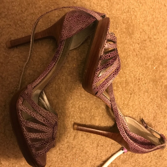 GUESS snake skin heels-SHIP DEC 23 in time for NYE - Picture 6 of 6