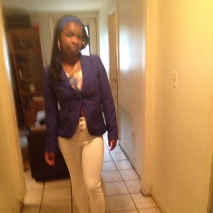 Meet your Posher, Monique